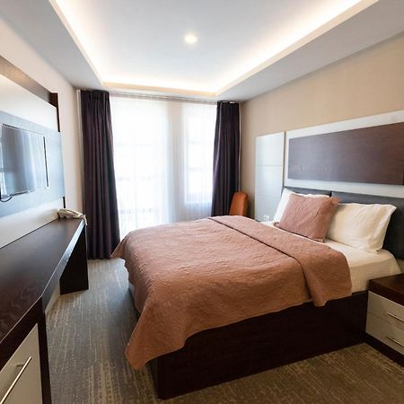 Hotel Prizreni 외부 사진