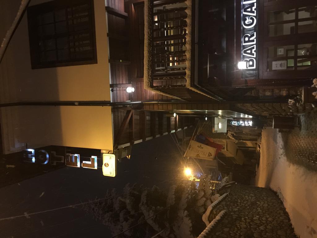 Hotel Prizreni 외부 사진