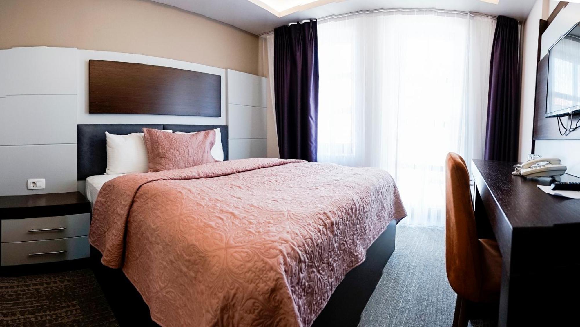 Hotel Prizreni 외부 사진