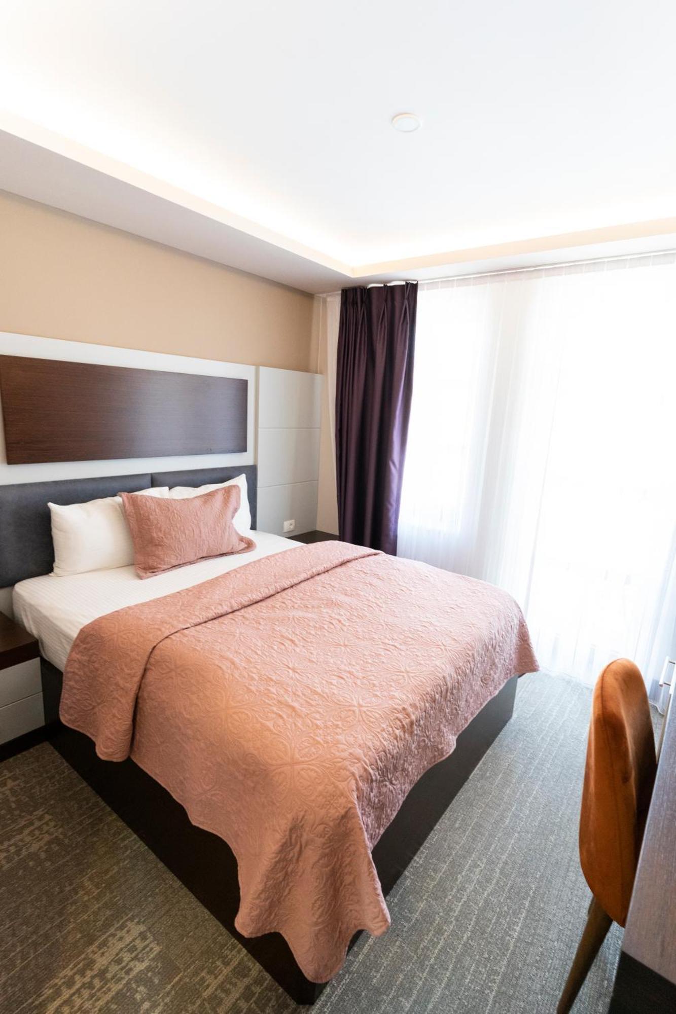 Hotel Prizreni 외부 사진