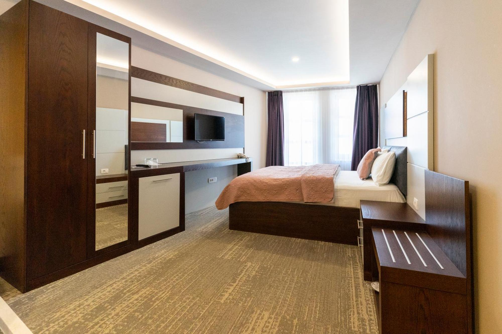 Hotel Prizreni 외부 사진