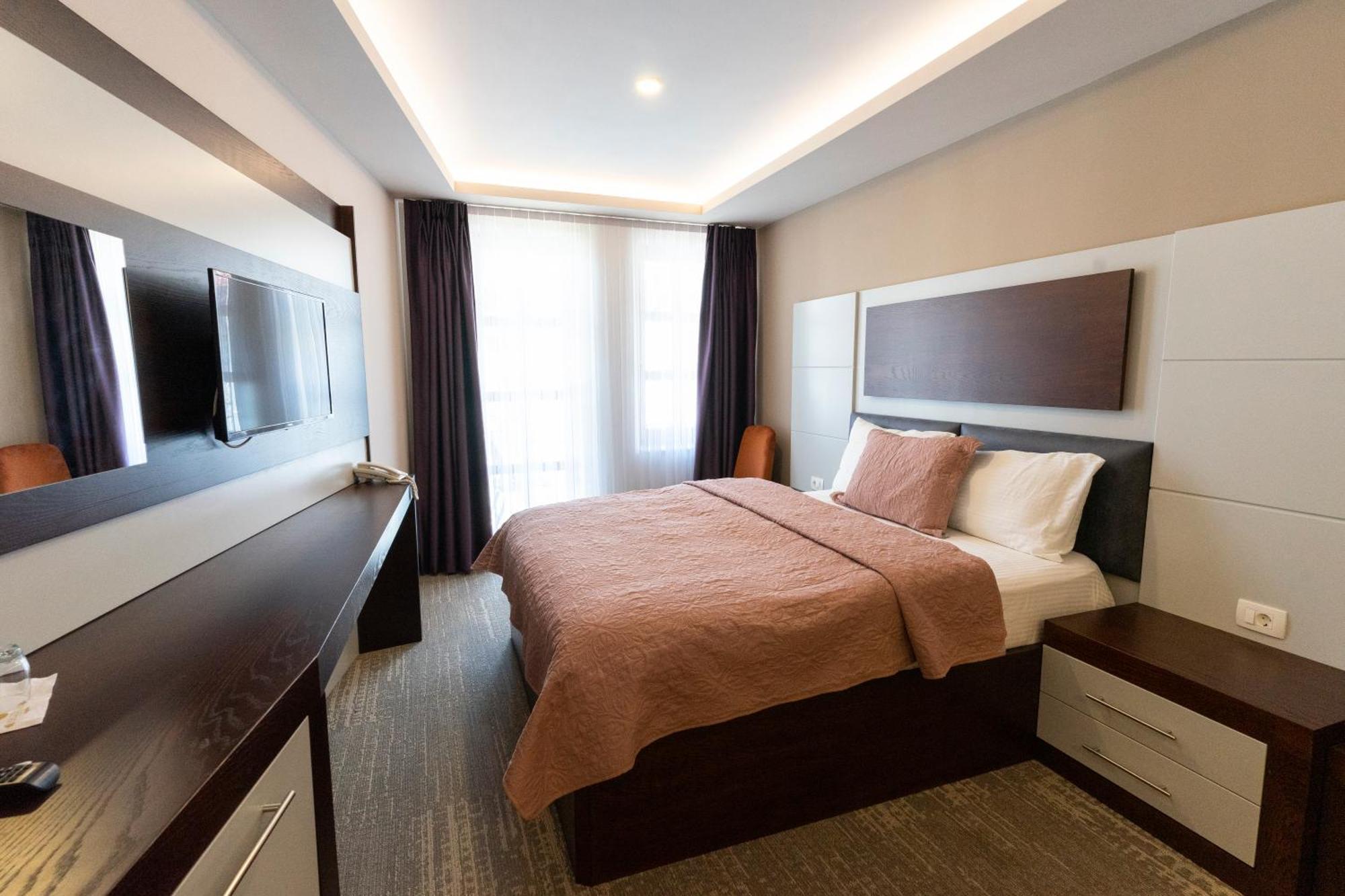 Hotel Prizreni 외부 사진