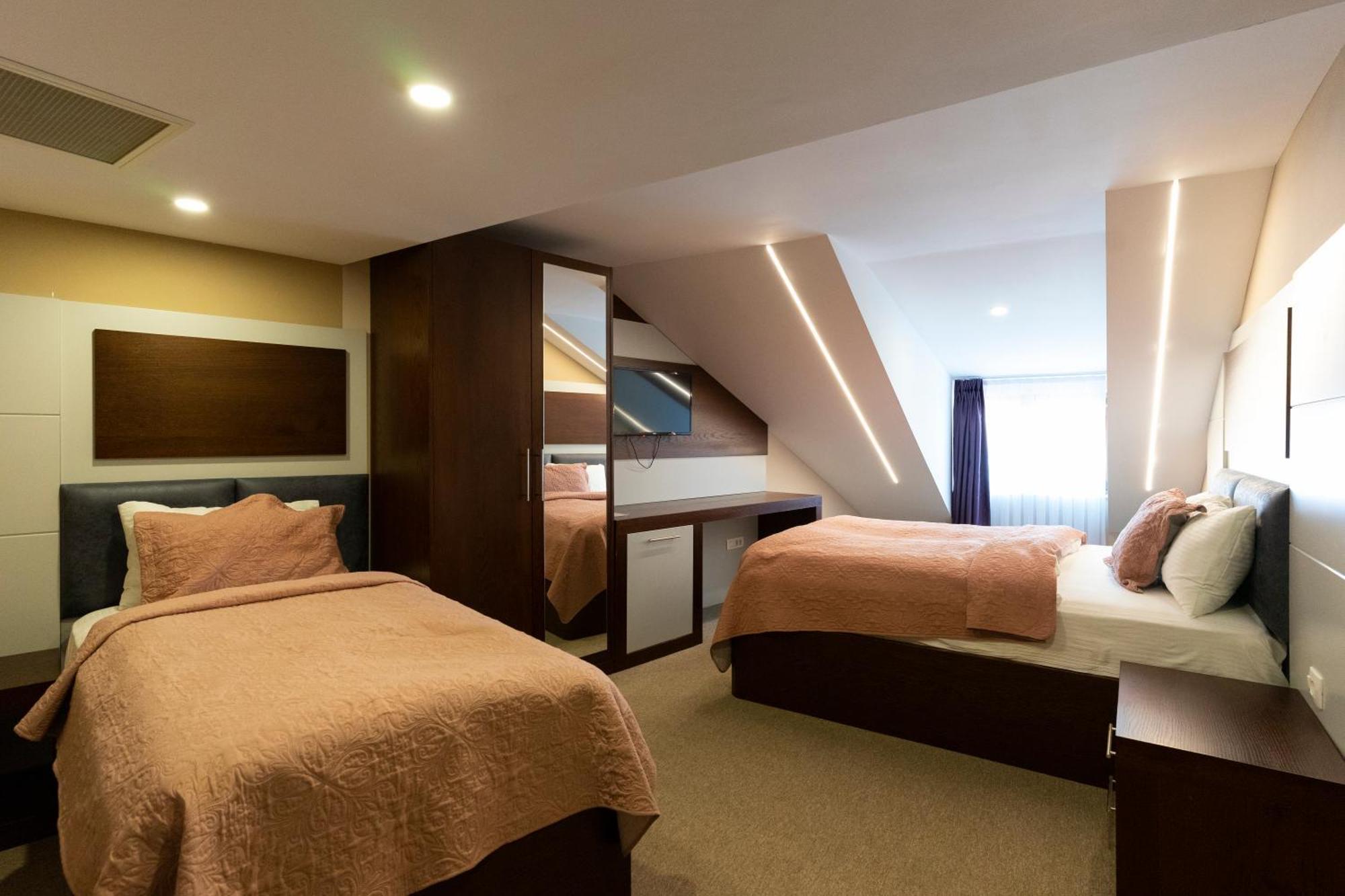 Hotel Prizreni 외부 사진