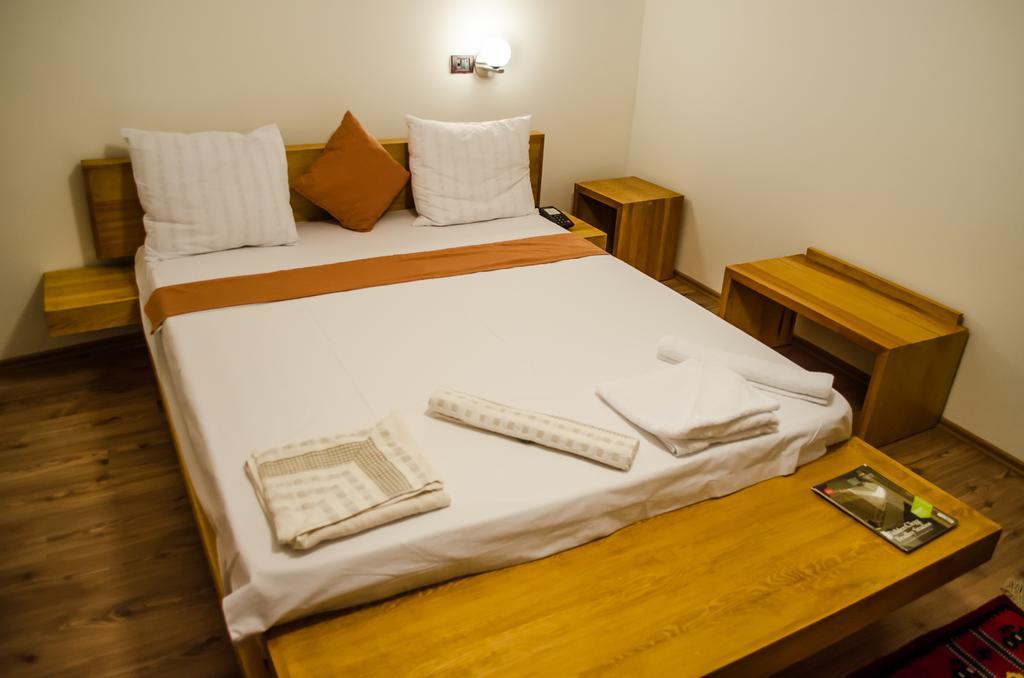 Hotel Prizreni 외부 사진