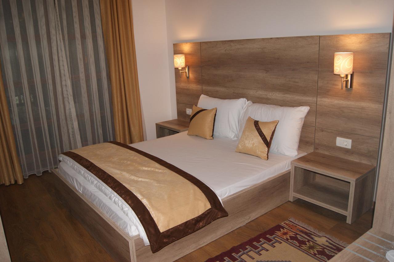 Hotel Prizreni 외부 사진