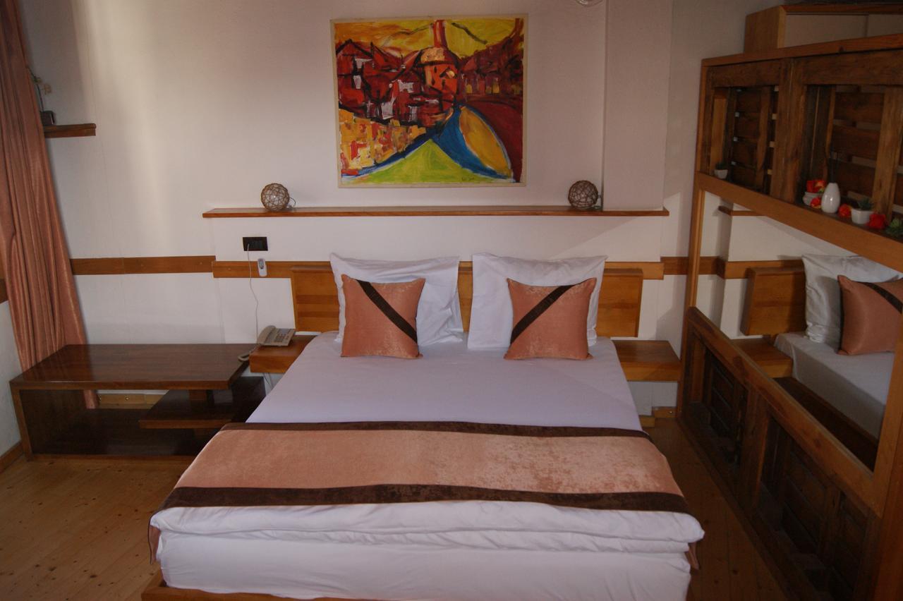Hotel Prizreni 외부 사진
